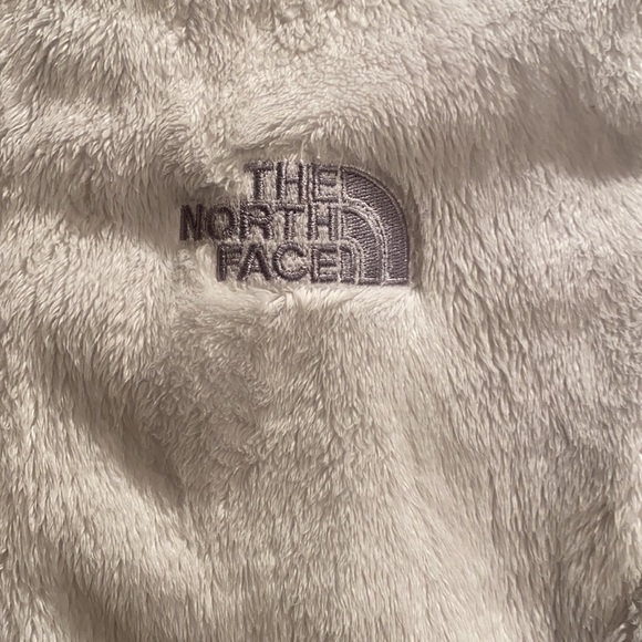White furry north face jacket - Picture 2 of 3